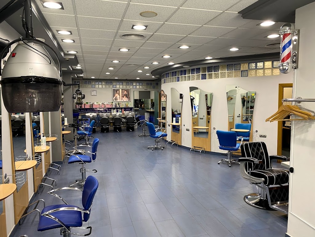 Academia de Peluquerias, Estetica y Barbershop "Jesus Cano"