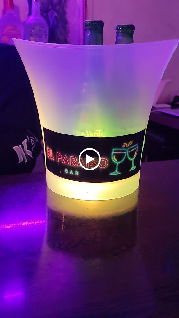 EL PARAISO BAR — Comida y bebida