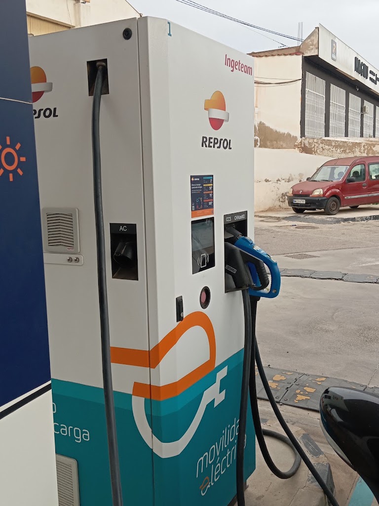 Estacion de Servicio Repsol — Surtidor de combustible