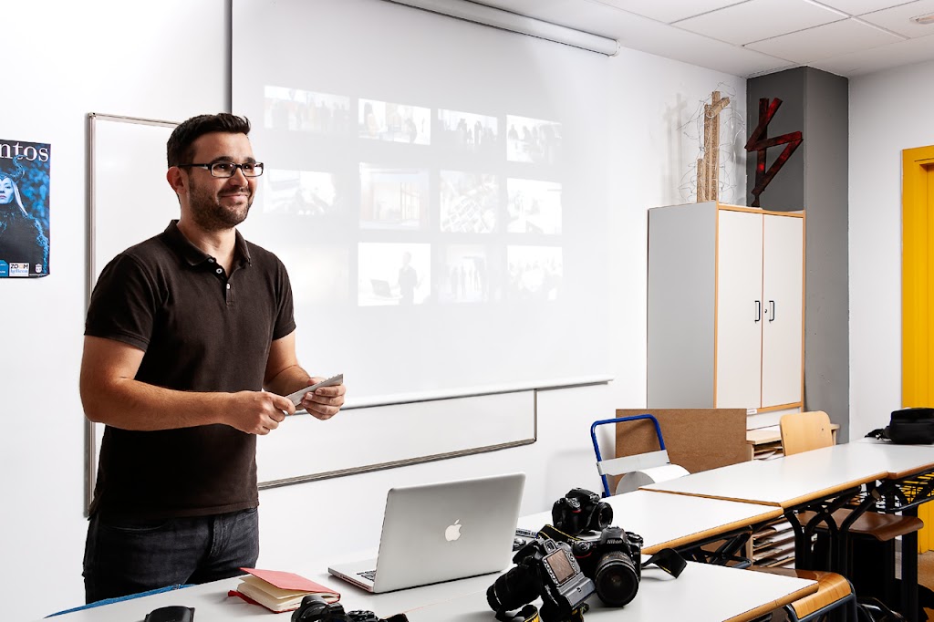 Zoom Helicon Escuela de Fotografia — Del propietario