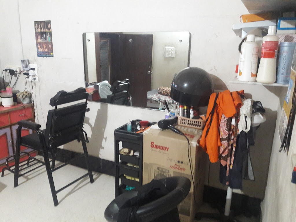 Nikhar Beauty Parlour