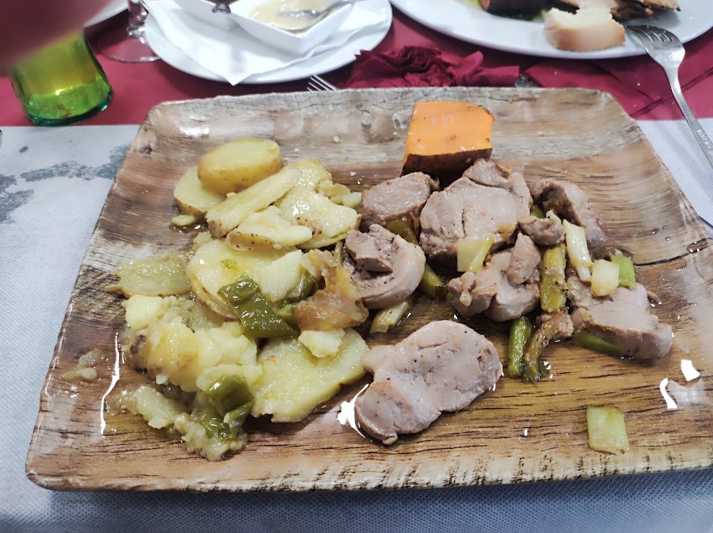 Braseria M&R — Comida y bebida