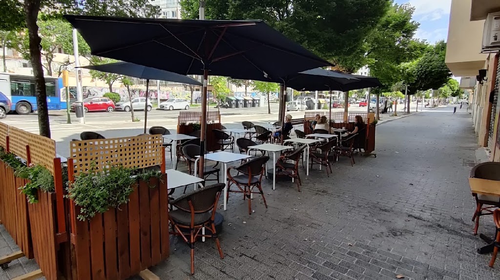 Cafe & restaurant Estaciones