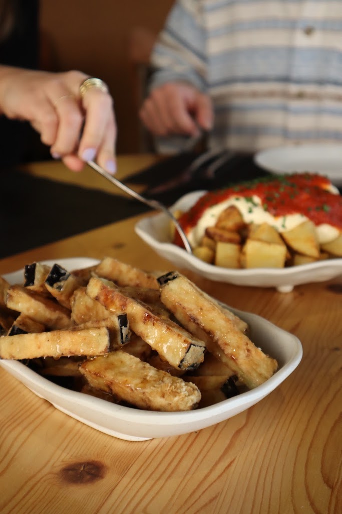 Sant Cugat 52 — Comida y bebida