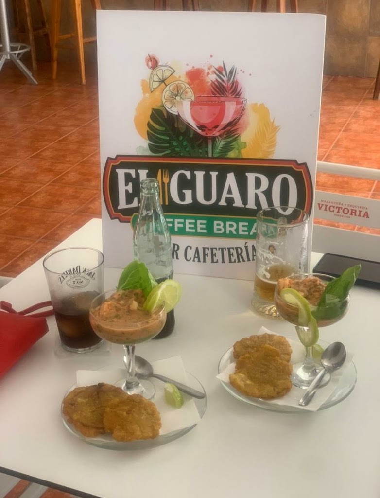 Bar cafeteria el Guaro — Comida y bebida
