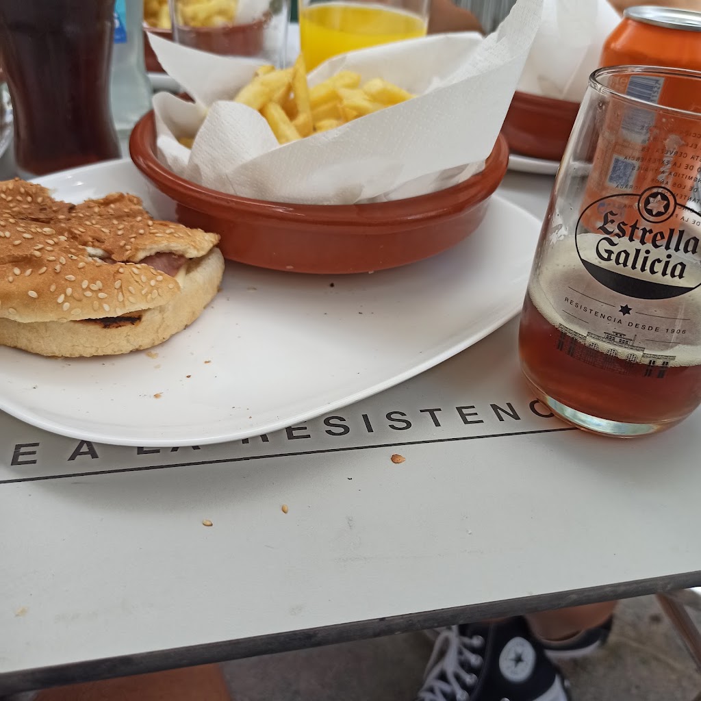 CAFE BAR COSTA BLANCA — Comida y bebida
