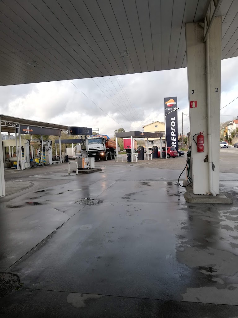 Estacion de Servicio Repsol — Surtidor de combustible