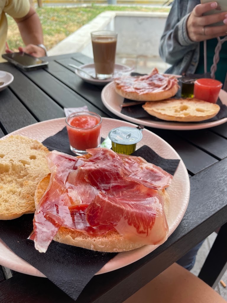 Cafeteria Corallo — Comida y bebida