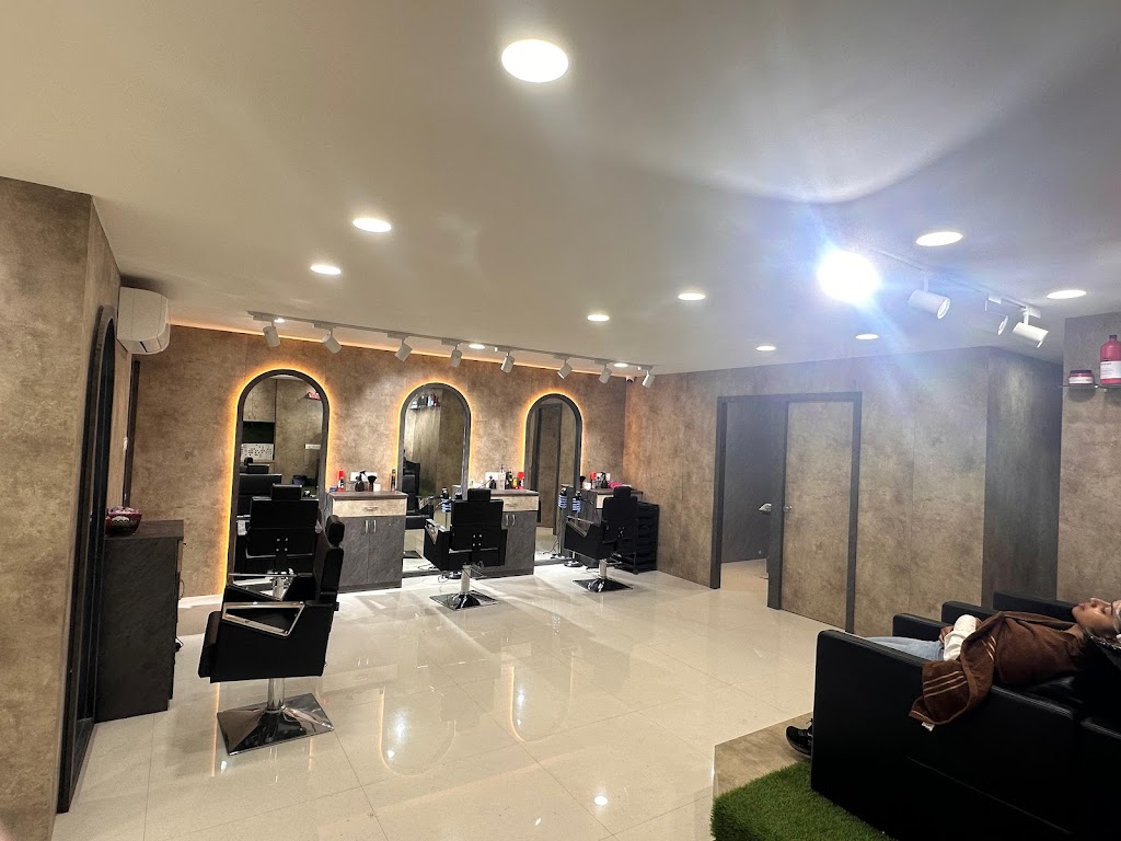 Aura Unsiex Salon