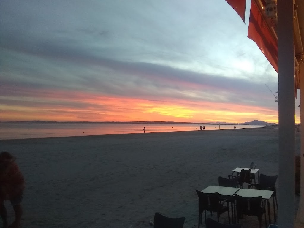 Old Fox beach bar — Del propietario
