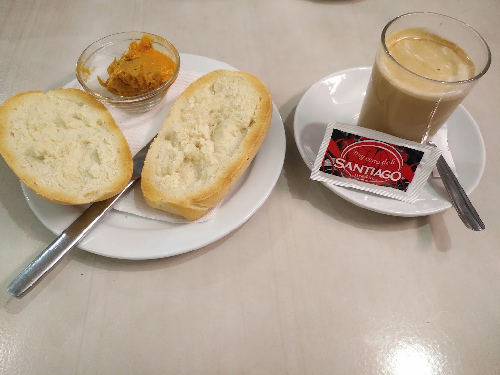Cafeteria Santiago — Comida y bebida