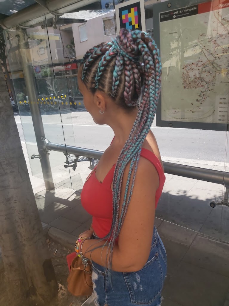 Peluqueria Afro Latino Aicha — Del propietario