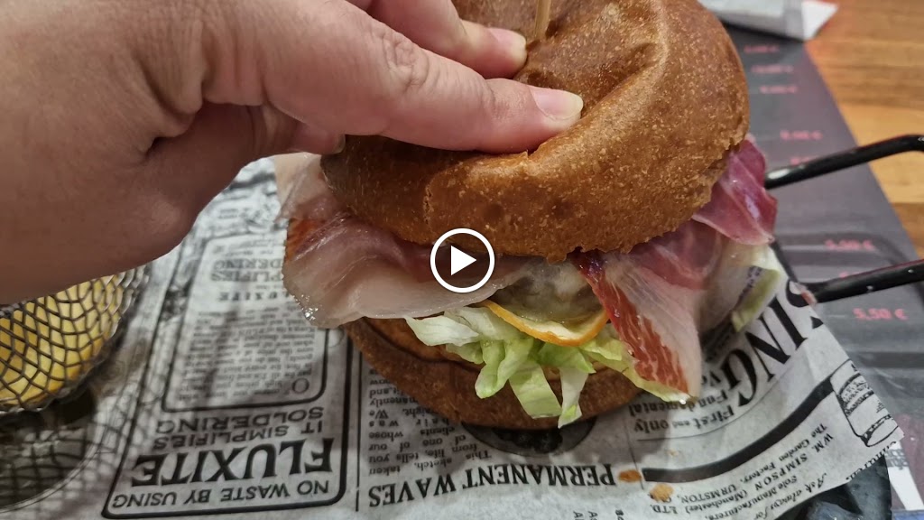 Hamburgueseria Belceburger. Raciones, ensaladas y perritos — Comida y bebida