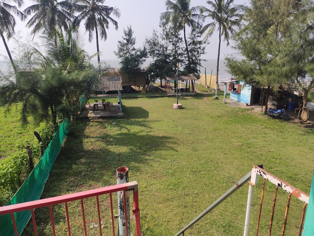 Friends Farmhouse Kalamb Beach