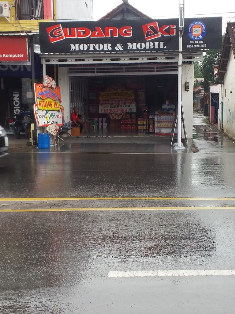 GUDANG AKI MOBIL DAN MOTOR