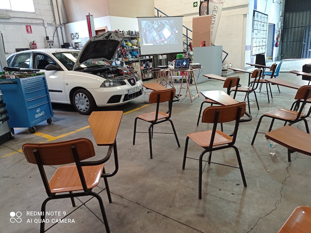 Navarro Motor — Interior
