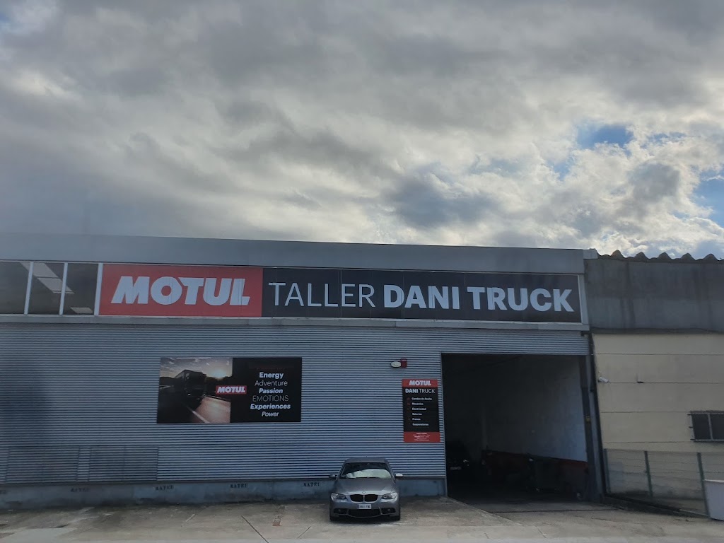 Taller Dani Truck — Exterior