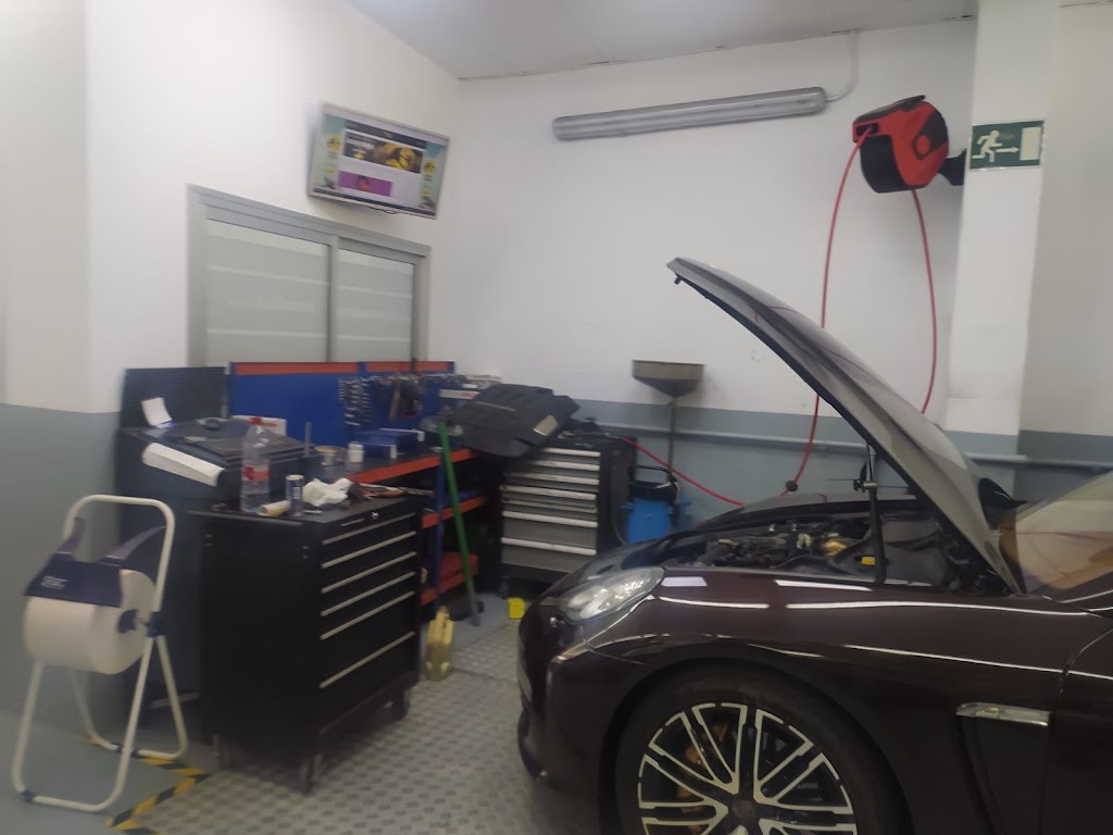Talleres GRUBERAUTO / Chapa y Pintura / Mecanica  — Taller
