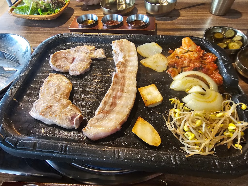 水刺床 韓式烤肉餐廳(青海店) 的照片