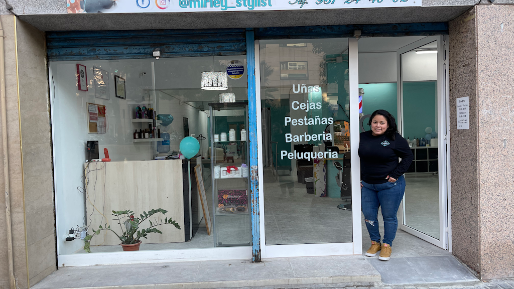 Peluqueria/Estetica Hospitalet Mirley Stylist