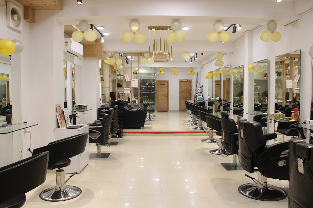 Hair Dreams Salon Unisex Salon Makeover Cosmetics Treatments In Dwarka