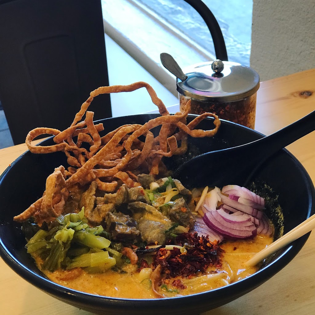 D E Thai Kitchen