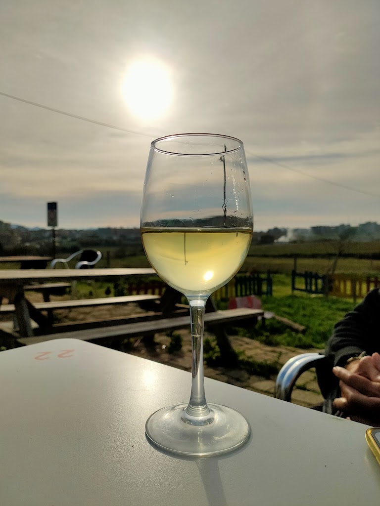 L' Antic Paller de Can Serra — Comida y bebida