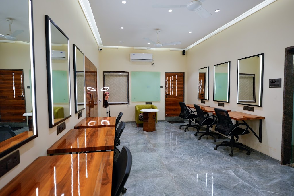 Mihika S Makeup Studio Unisex Salon Academy