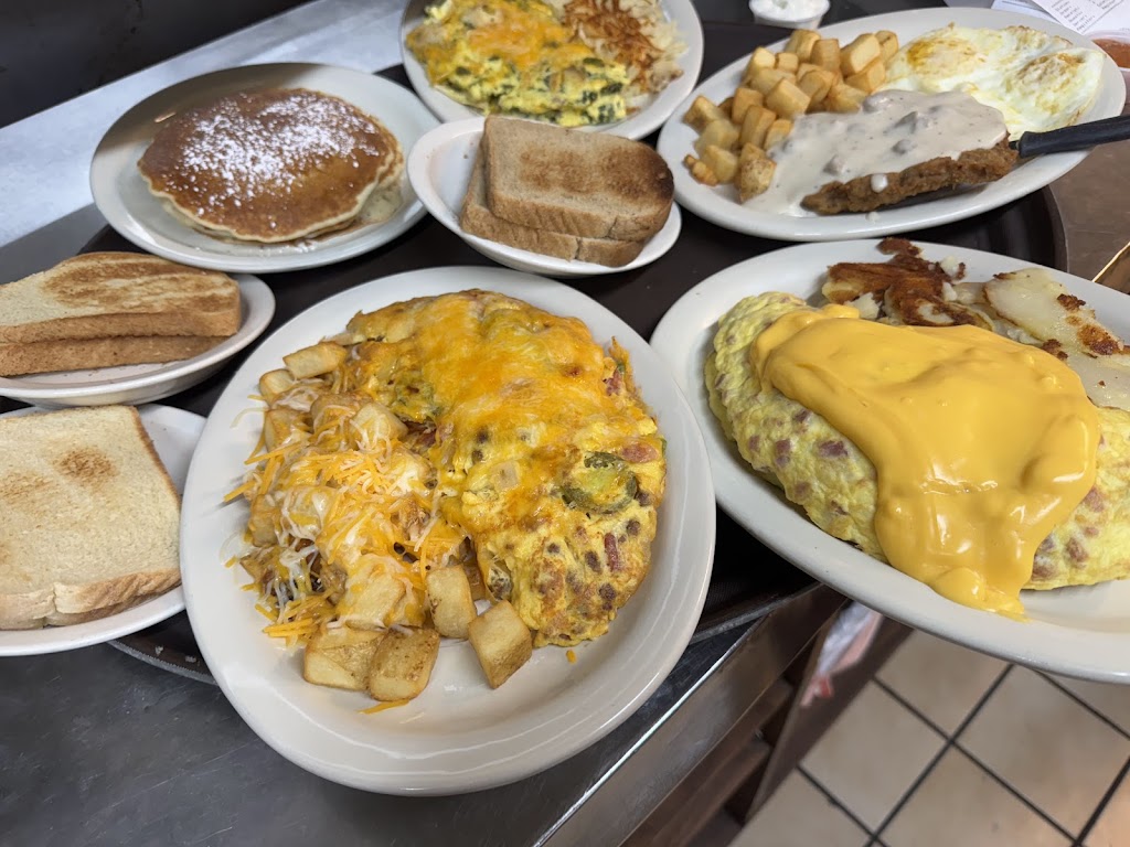  Maple Tree Restaurant & Pancake House