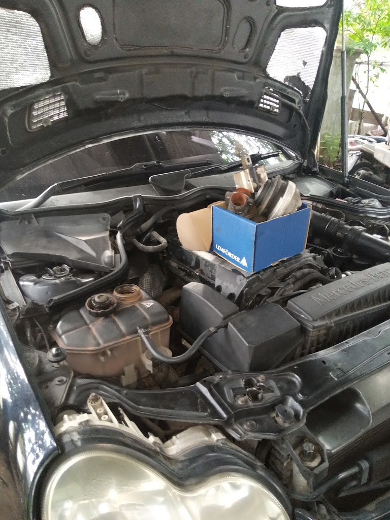 Bengkel Mobil THE ONE spesialis BMW&Mercy dan menerima jepangan