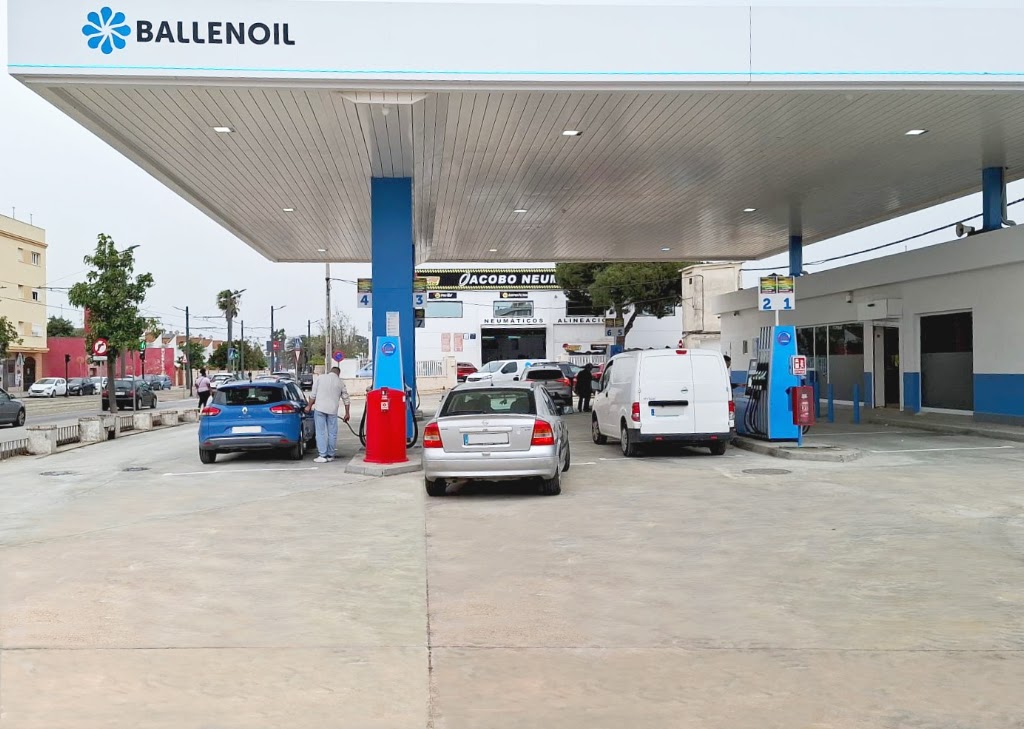 Ballenoil Chiclana IV — Estacion de servicio