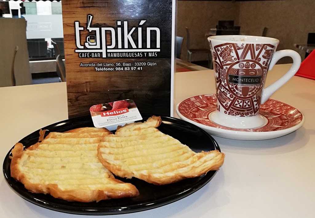 Tapikin Cafe Bar — Comida y bebida