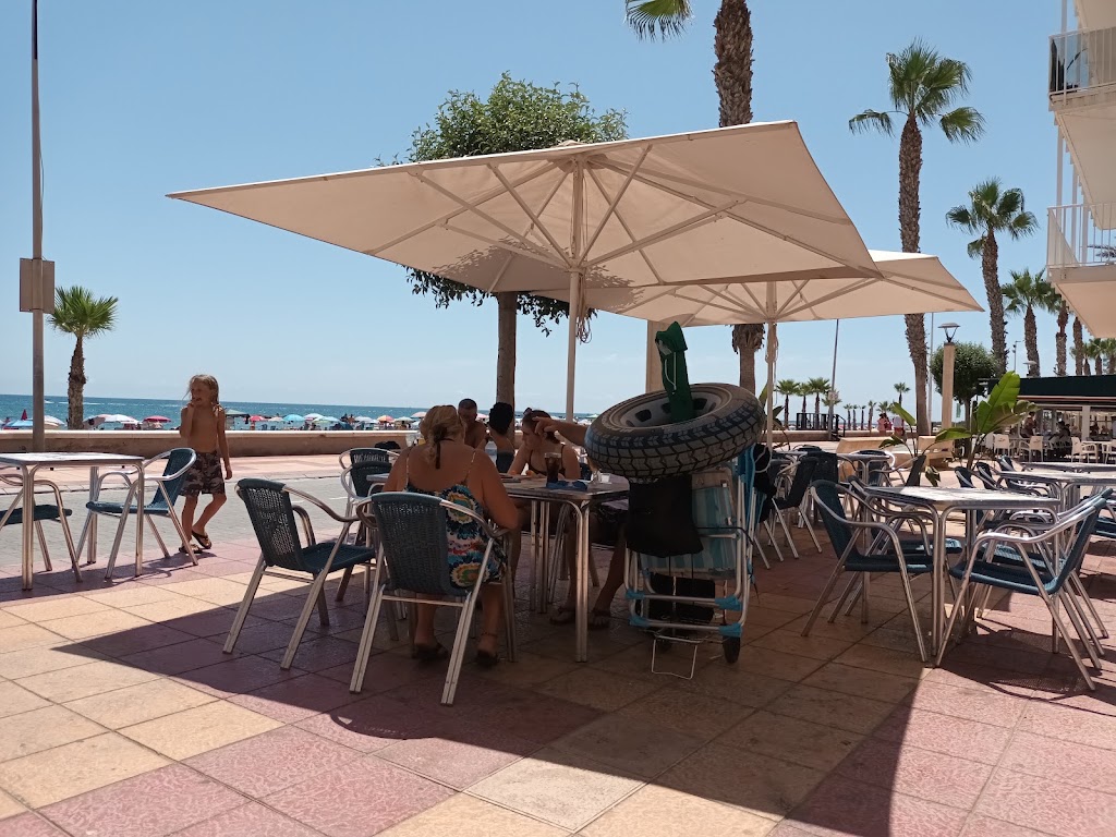 100 Montaditos Campello — Ambiente
