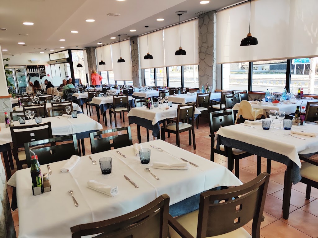 Tips Restaurant — Ambiente