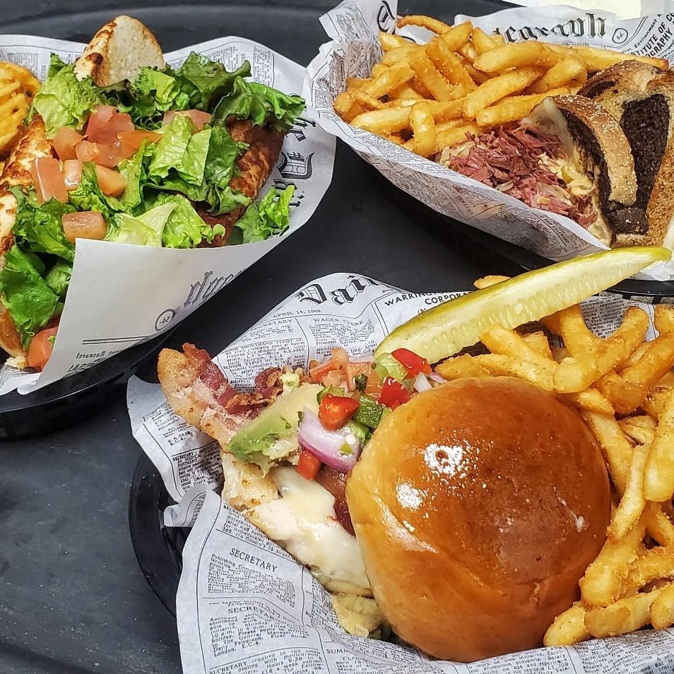  Belfast Station Northwoods Irish Pub & Grill