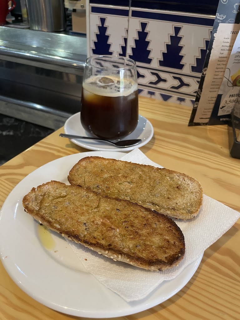 Cafeteria la Caramba — Comida y bebida
