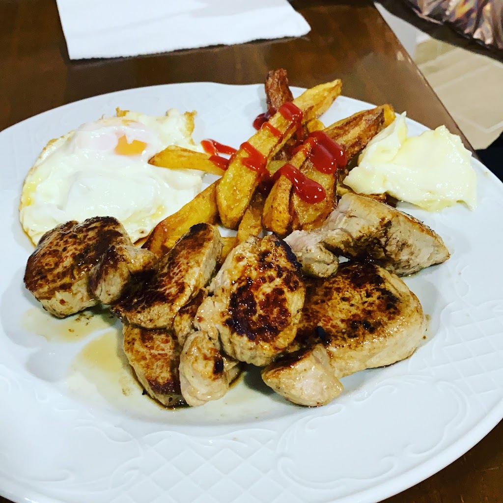 Bar Central Plaza — Comida y bebida