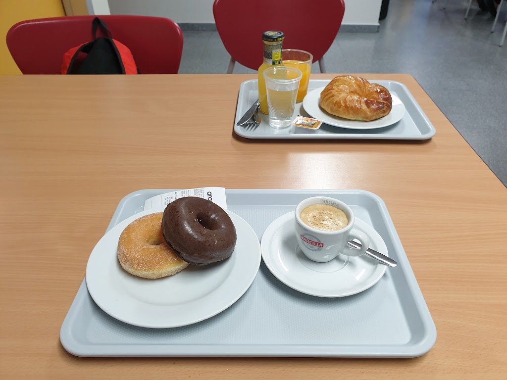 Cafeteria-Restaurante eL VASCO — Comida y bebida