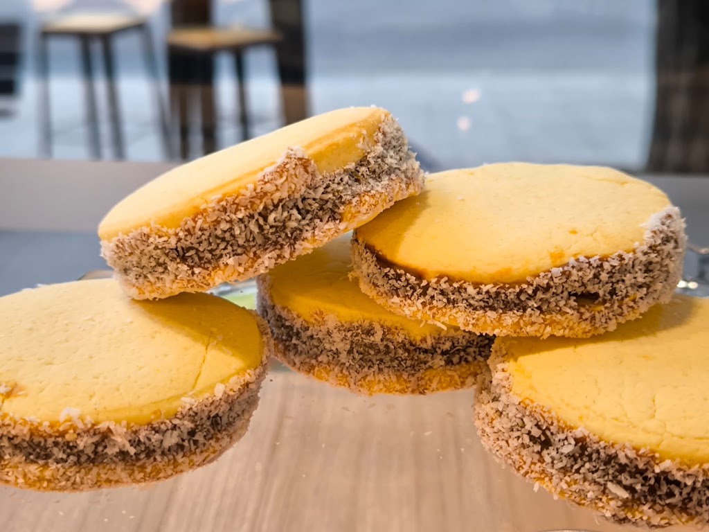 Buenos Aires Empanadas Argentinas y Pizza — Comida y bebida