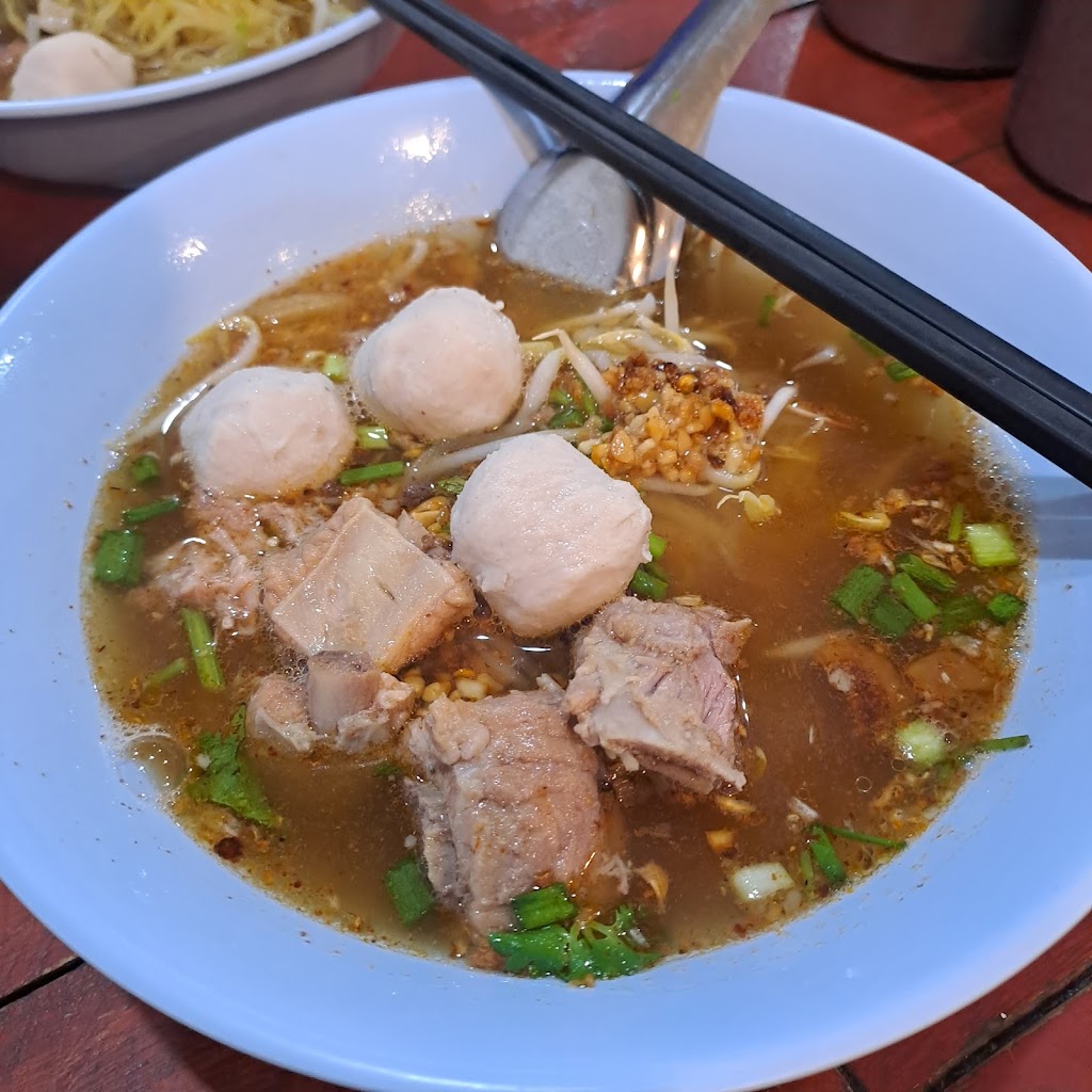 Lan Sen - Khao Kha Moo , Noodles and Leng Zap's Photo/Menu