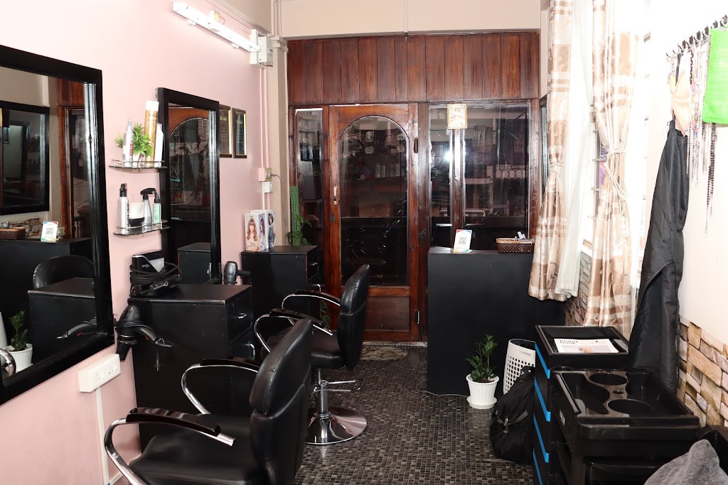 Nghaki S Hair And Beauty Salon