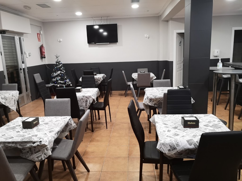 Cafe Bar La Oficina — Ambiente