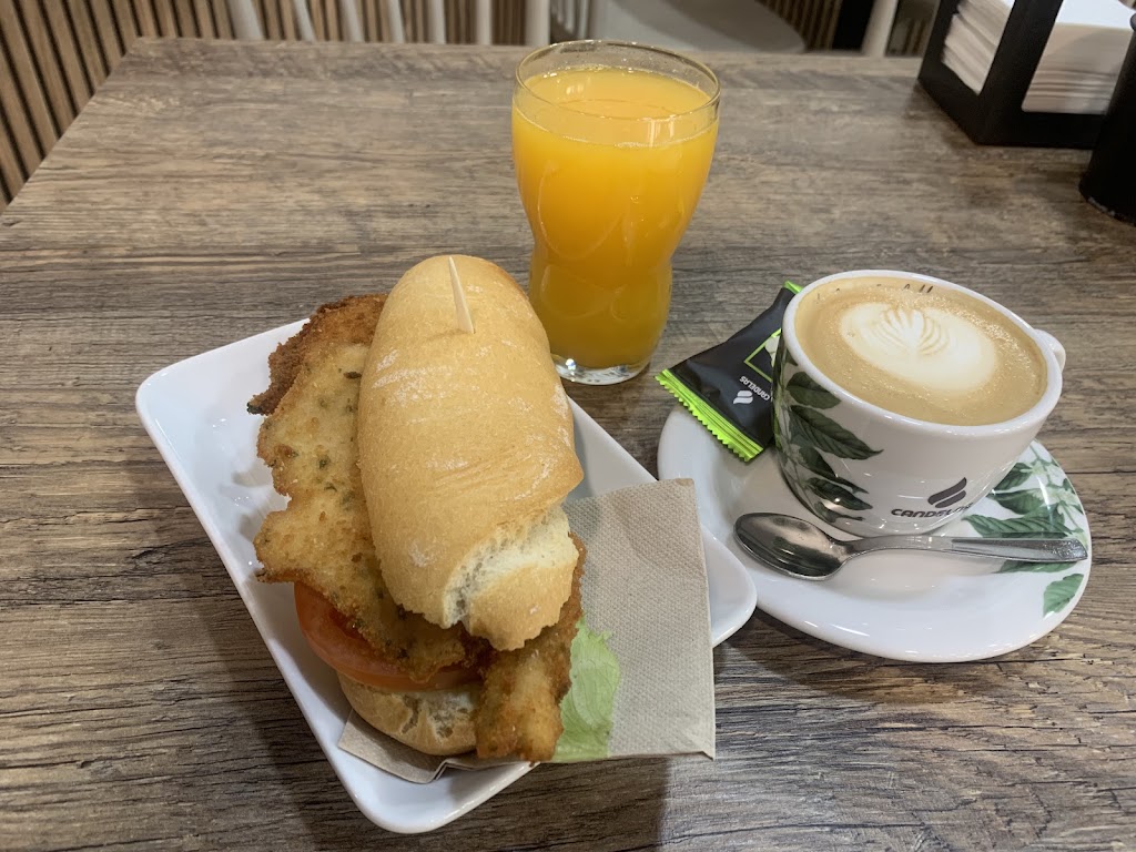 Cafe Bar Ipa — Comida y bebida