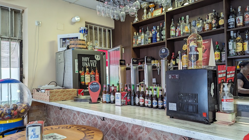 Bar cafeteria Las Torres Del Minotauro — Ambiente