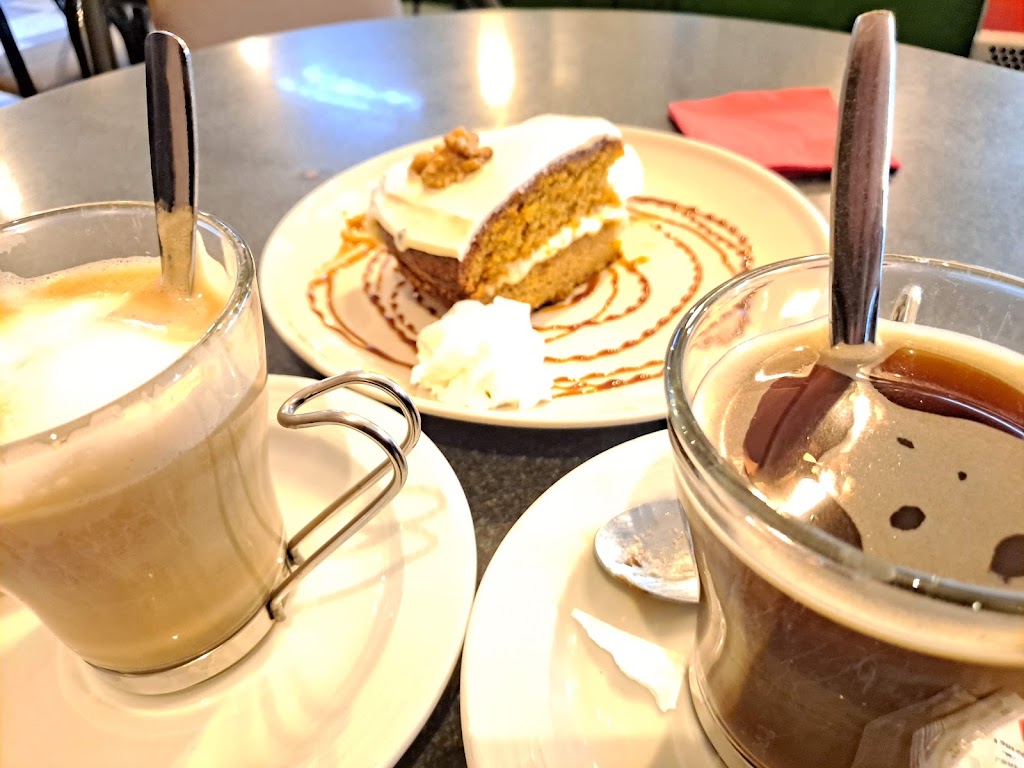 Heladeria Cafeteria Oscar's — Comida y bebida
