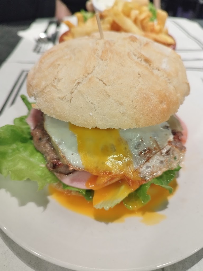 New Venezzia — Comida y bebida