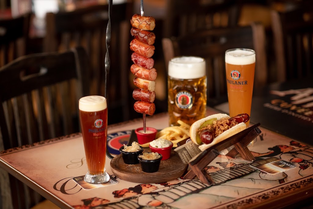 Bratembier Bierhaus Ontinyent — Comida y bebida