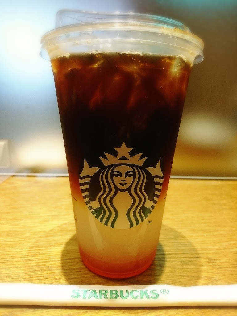 STARBUCKS 星巴克 (高鐵南港門市) 的照片