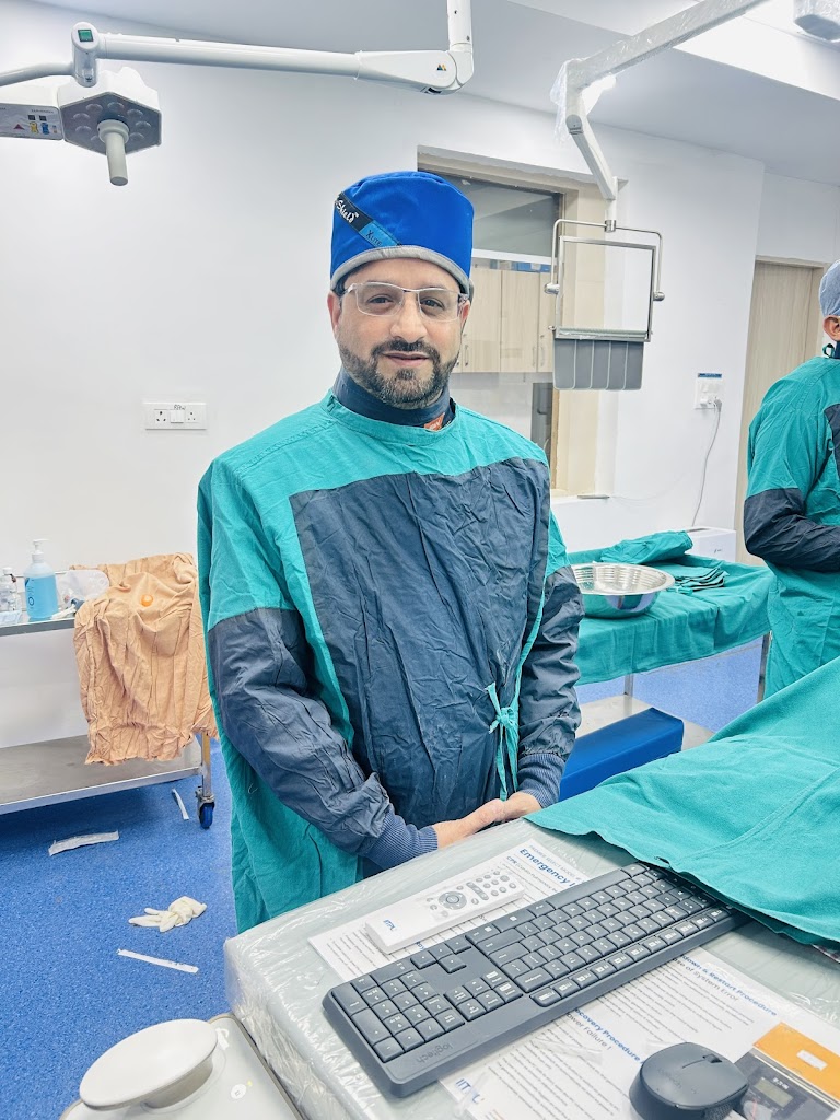 Dr. Dr Hakim Irfan Showkat