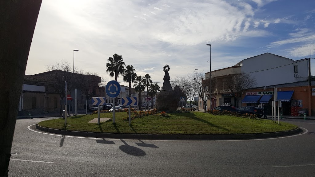 Monumento a la Virgen de las Cruces